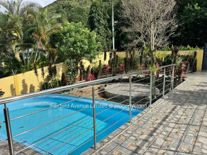 Maison meublée 6 chambres avec piscine à louer à Montagne Ory