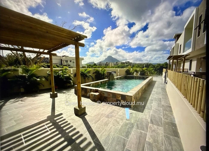 Penthouse 3 chambres avec piscine à vendre à Flic en Flac