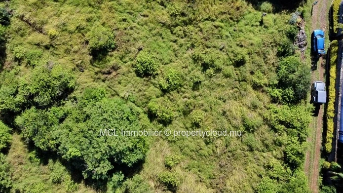 Terrain résidentiel à vendre à Péreybère, 724m².
