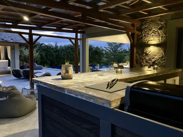 8 Bedroom Villa