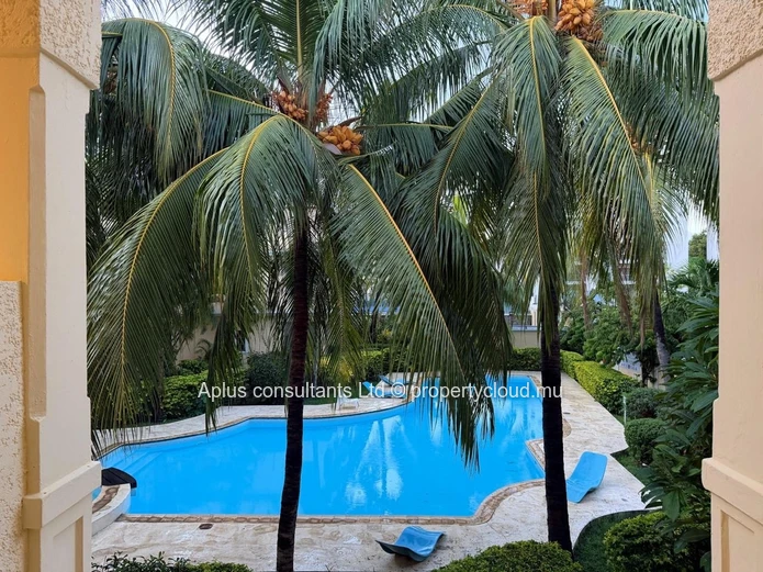 Stylish 2-Bed Apartment in Flic en Flac with Pool View