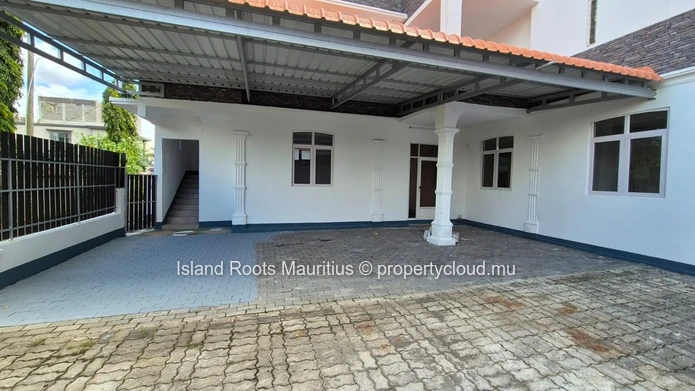Building of 6 apartments for sale in Triolet