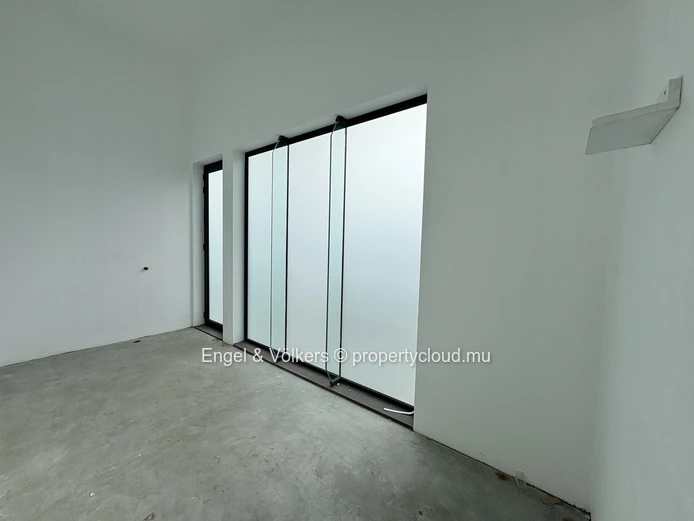 Commercials/Shops For Rent In Black River