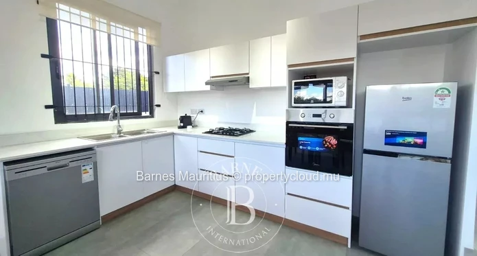 TROU AUX BICHES – Villa contemporaine à étage avec piscine – 3 chambres