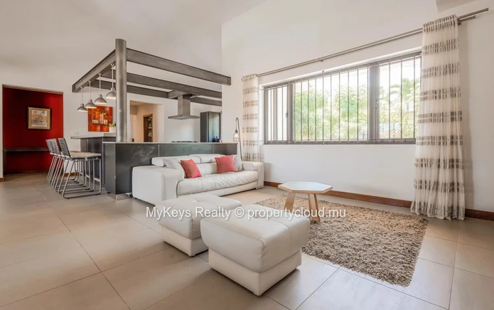 Spacious 4-Bedroom Villa for Rent - Tamarin