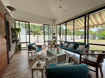 5 Bedroom Villa