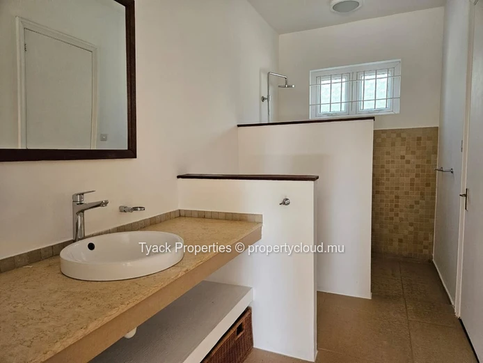 Villa Exclusivité à Petit Raffray – 4 Chambres et Cadre Privé à Forêt Daruty