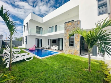 4 Bedroom Villa