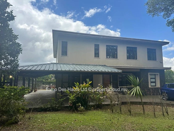 For Rent | Spacious Two-Level House In Vacoas-Phoenix