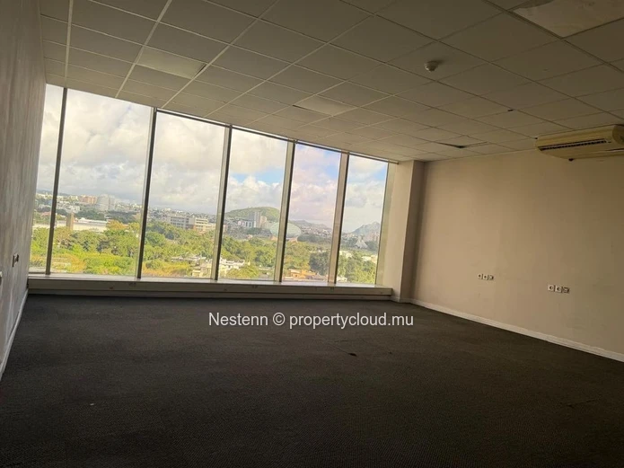 Office space of 1,000 m² on the 8th Floor