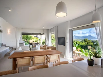 5 Bedroom Villa