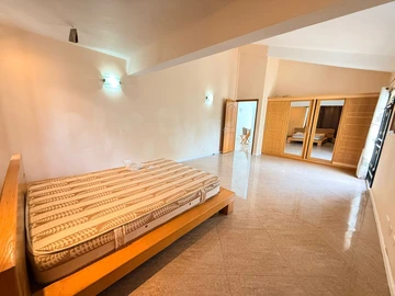 5 Bedroom Villa