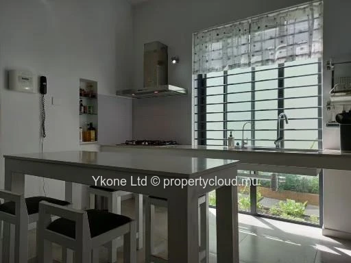 Villa For Sale In Pereybere