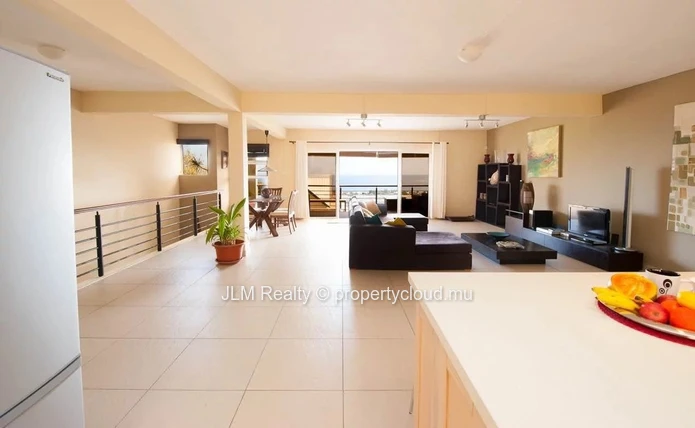 À louer: Superbe Duplex avec Vue Mer à Rivière Noire, Île Maurice