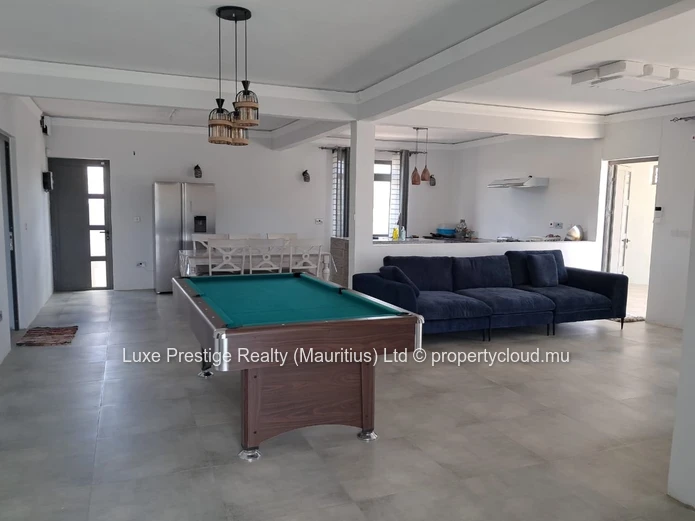 Modern 3-Bedroom Villa for Rent in Pointe aux Piments | Private Pool, Garden & Secure Walled Property