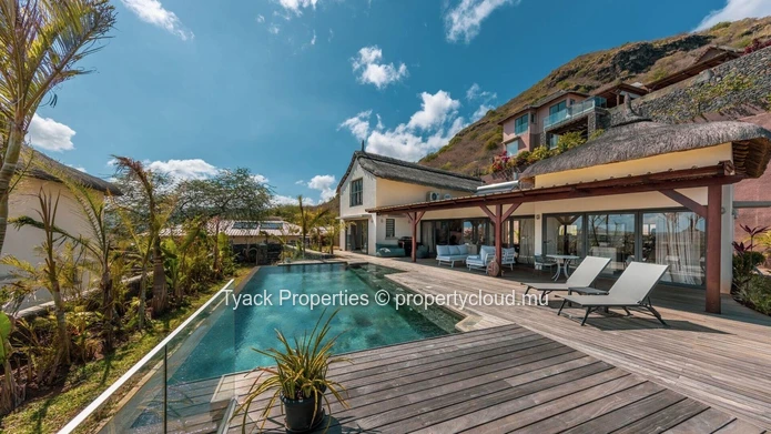 Villa de luxe de 4 chambres à vendre à Tamarin – Régime RES
