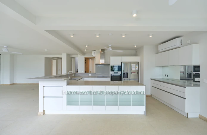 4-Bed duplex apartment Coin de Mire View | Iconic Architecture · 1.5M