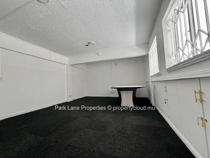 Spacious 231 m² Office on the First Floor in Quatre Bornes