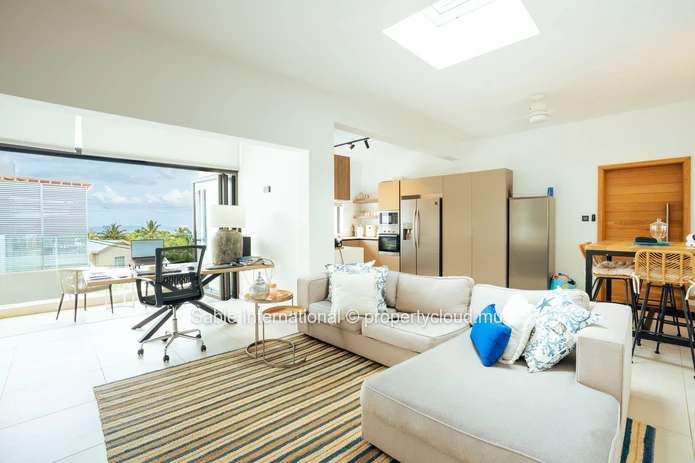 Luxury Penthouse with Stunning Sea Views in Tamarin - 160m² Living Space, Communal Pool, Rooftop Access, Fully Furnished