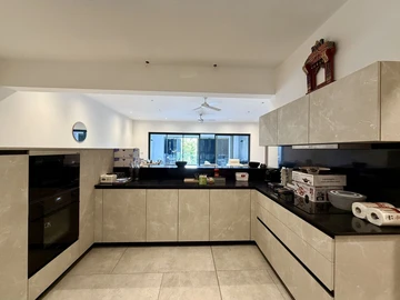 4 Bedroom Apartment