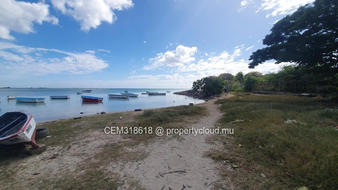 Propriété de Bord de Mer 36.37 Perches à Vendre – Baie du Tombeau 