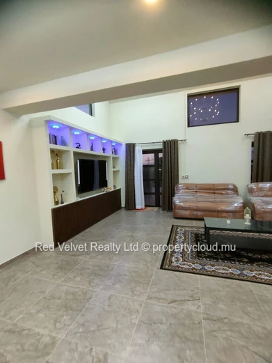 Elegant 4-Bedroom House for Rent in Ébène | Spacious Modern Residence