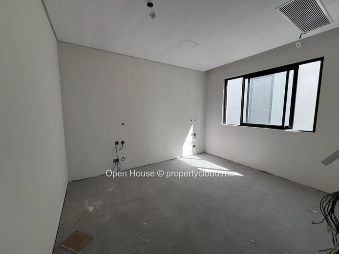 2-Bedroom Apartment for Sale in Black River with Common Pool