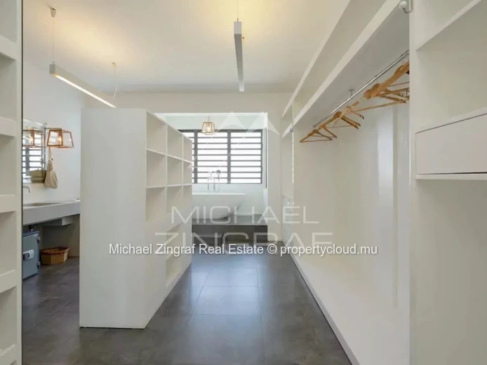 Exceptional Seafront Penthouse with Panoramic Ocean Views – Péreybère