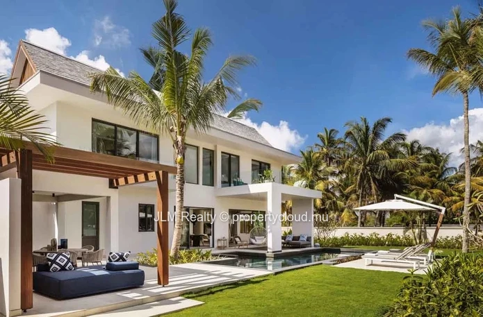 For sale, exclusive villa in a 5* beachfront resort in Belle Mare on the east coast of Mauritius
