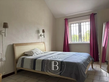 8 Bedroom House
