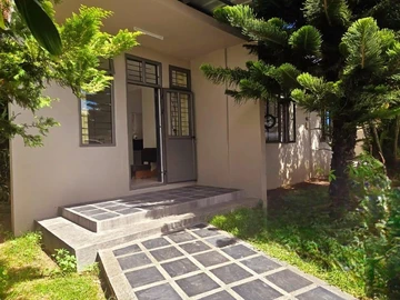 To rent - Discover this delightful single-storey house, semi-furnished, offering 75 m² of living space on a plot of 6...