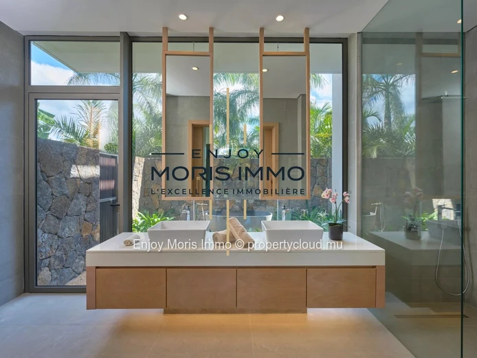 Luxueuse Villa de Prestige 5 Chambres avec Piscine & Vue Mer –A  Beau Champ