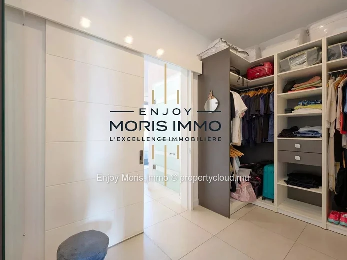 Superbe Villa Moderne avec Piscine – À vendre  à Cap Malheureux