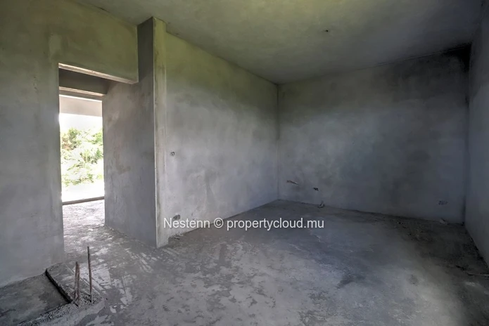 Villa duplex moderne avec 3 chambres à proximité des écoles et des commerces.
