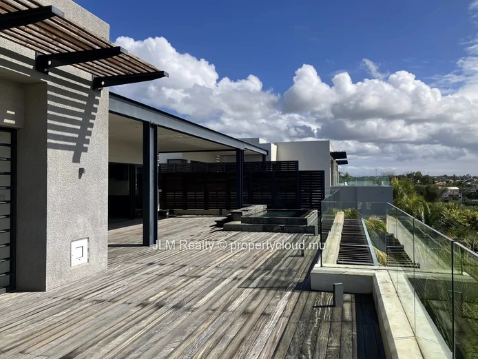 À vendre à St Antoine, Île Maurice : Penthouse en bord de mer, 3 chambres