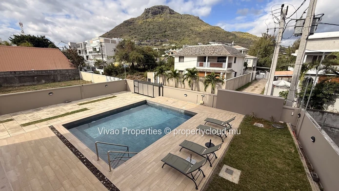 Brand new 3-bedroom furnished apartment, access to communal pool, walking distance to La Preneuse beach, Black River ...