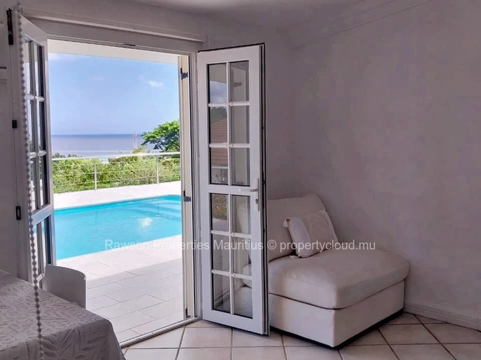 Villa de 4 chambres en vente à Petite Rivièere Noire 