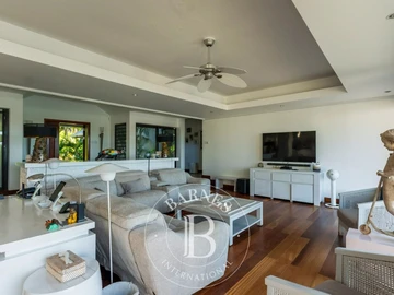 6 Bedroom Villa
