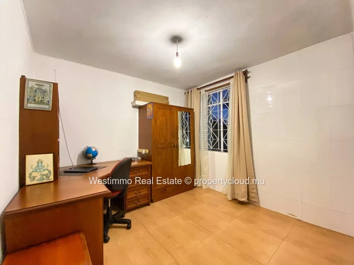 QUATRE BORNES – Elegant 135m² flat for rent | Comfort, Space Ideal Location