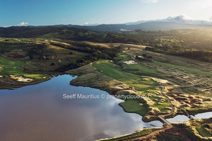 Golf Estate Land Opportunity: Prime Plot for Sale