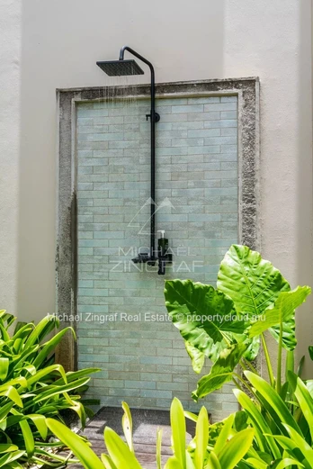Elegant Contemporary Golfside Villa - Bel Ombre