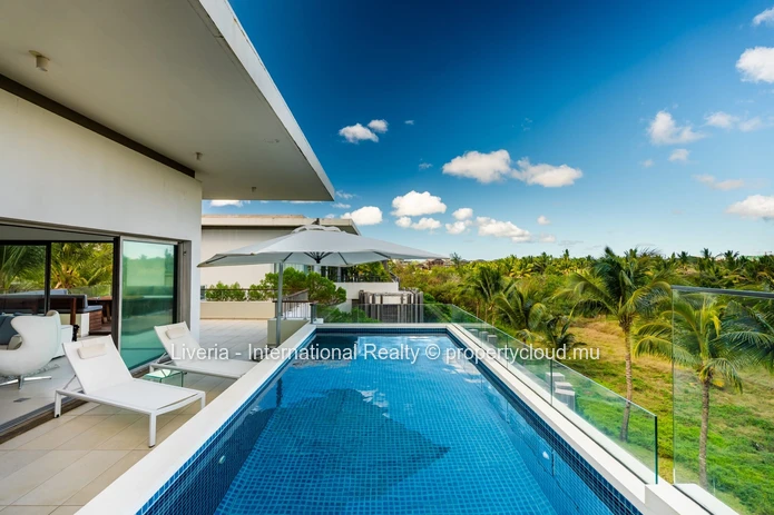 Penthouse for sale in Golf estate