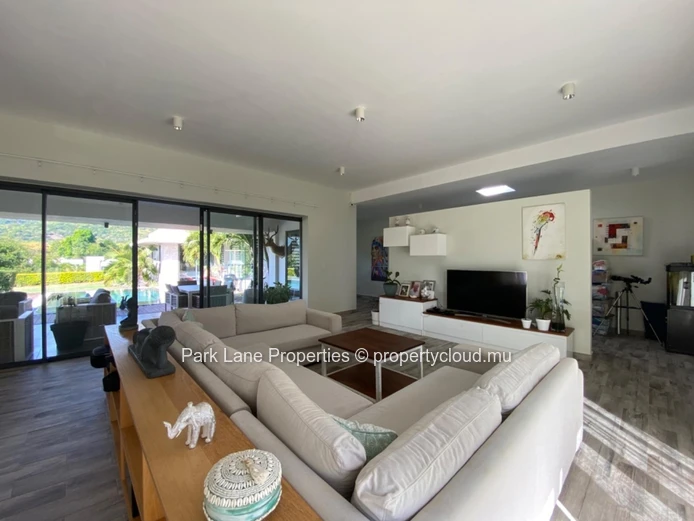 A Remarkable Family Residence in an Exceptional Estate