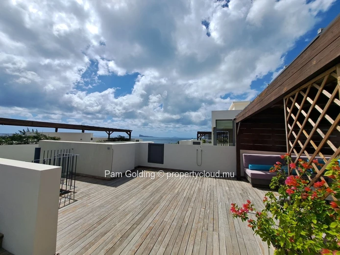 3 Bedroom penthouse – Pointe aux Cannoniers 