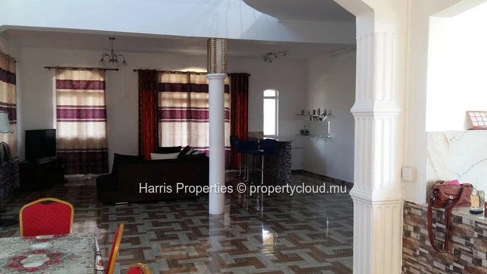 Grande maison neuve à vendre