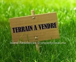 Very well situated residential/commercial plot of land of 170 toises on a main road