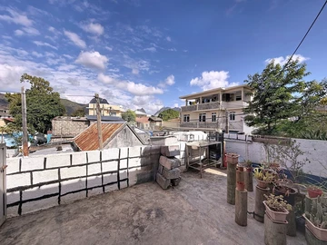 10 Bedroom House