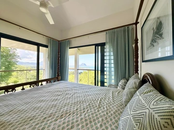 5 Bedroom Villa