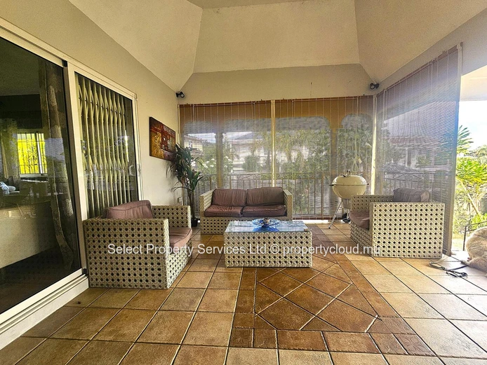 Charming spacious 4 Bedroom House for Sale in Floreal