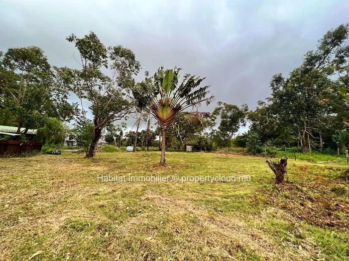 FOR SALE - Beautiful plot of land of 160 toises enjoying an exceptional view of the mountain, located at Domaine de L...